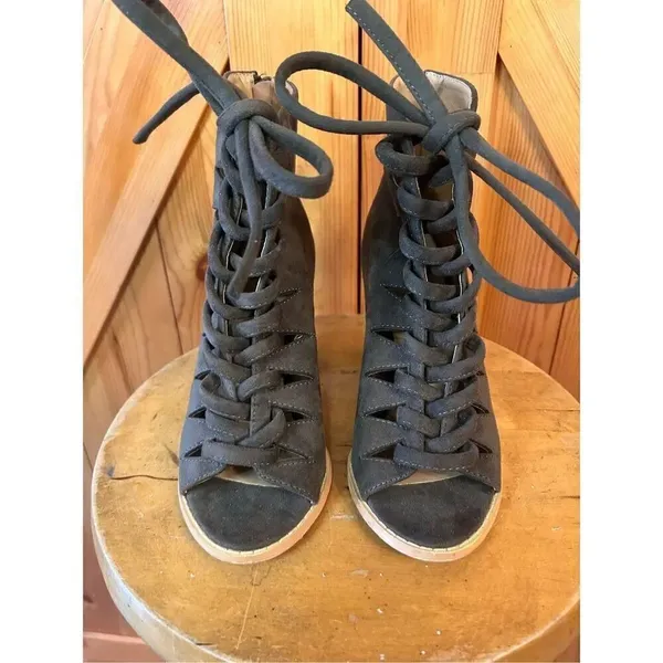 SODA Suede Laced Up Heels Olive Size 7.5 - Image 2