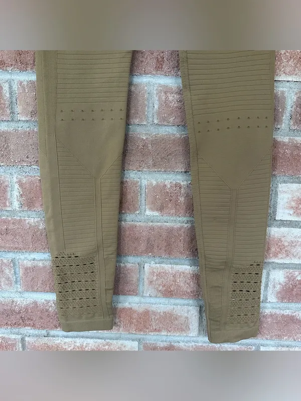 Gymshark Energy Seamless Leggings Perforated Tan Women’s XS Workout Gym Athletic - Image 7
