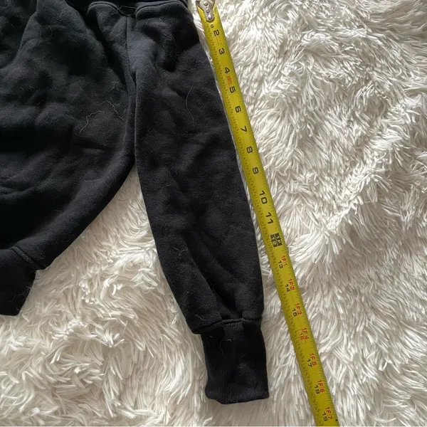 Good American black off the shoulder sweatshirt - Image 7
