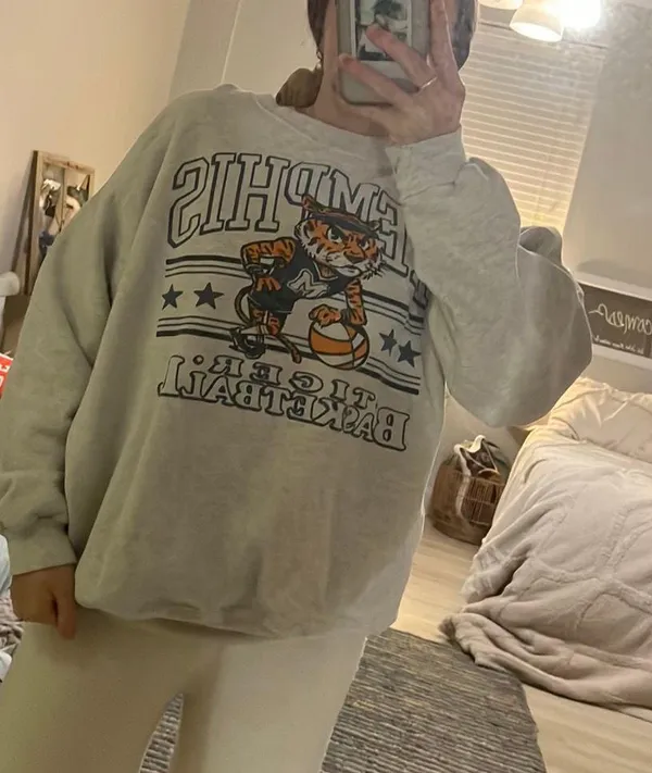Hanes Vintage Memphis sweatshirt - Image 2