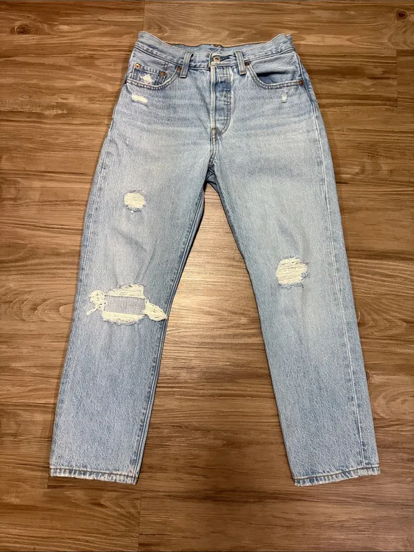 Levi's 501 Original Crop Jeans 25 Distressed Light Wash 100% Cotton $98 - Image 2