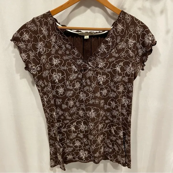 Carolyn Taylor Y2K chocolate brown scalloped trim crinkle lightweight cottagecore top v-neck - Image 2