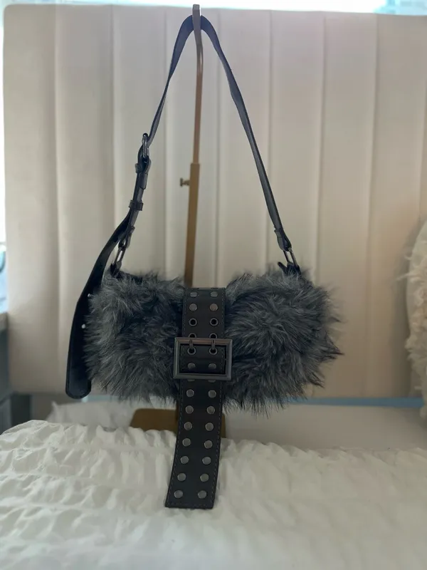 Furry shoulder bag Gray - Image 4