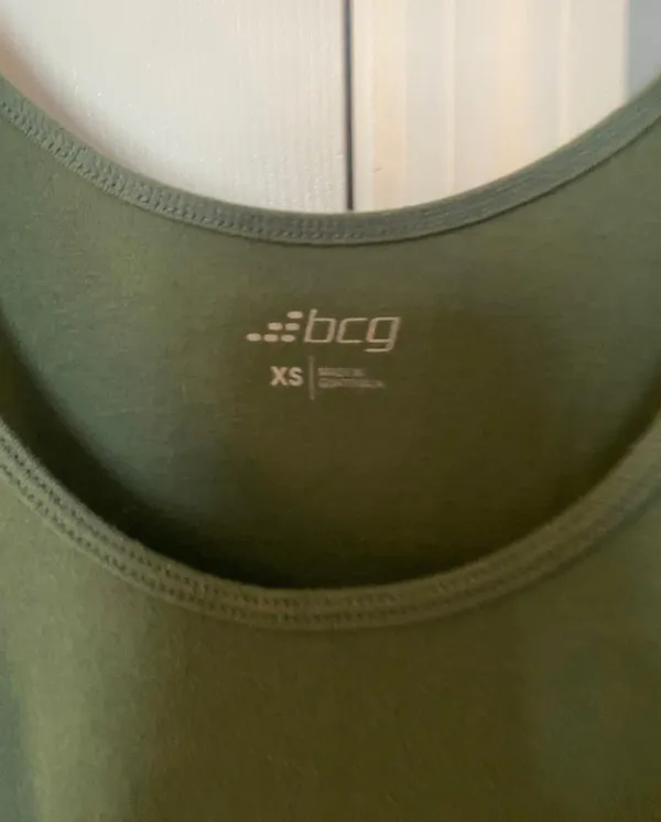 green tank top - Image 3