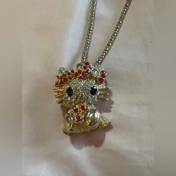 Charming Hello Kitty Red Pendant Necklace Silver - Image 2