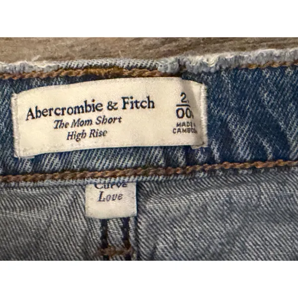 Abercrombie & Fitch Curve Love‎ High Rise Mom Shorts Distressed Light Wash 00/24 - Image 5