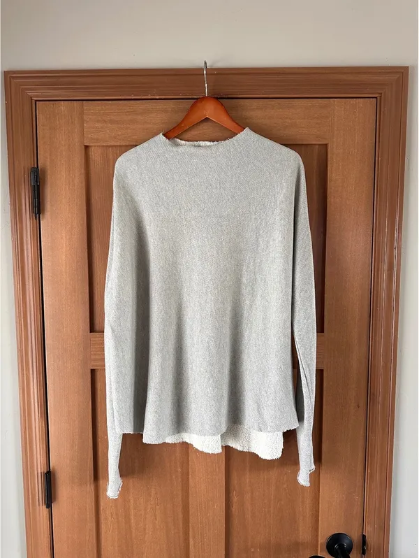 Perfectwhitetee Morrison Mock Neck Sweatshirt in Heather Grey Women’s size Small - Image 13