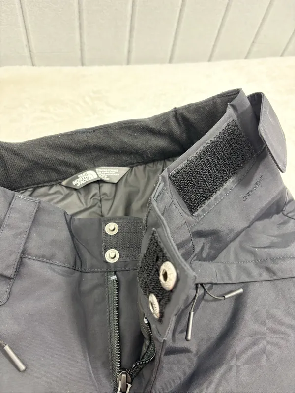 The North Face Black Women's Cargo Snow Pants size XS /TP - Image 10