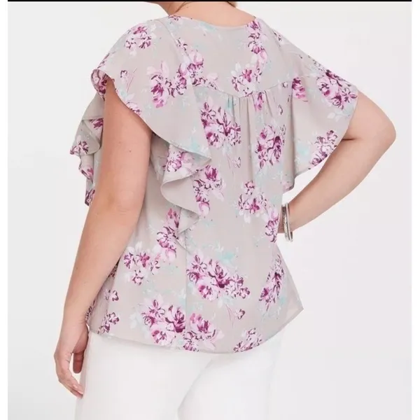Torrid Women 2X Pink Floral‎ Flutter Sleeve Georgette Gray Shirt Boho Feminine - Image 2