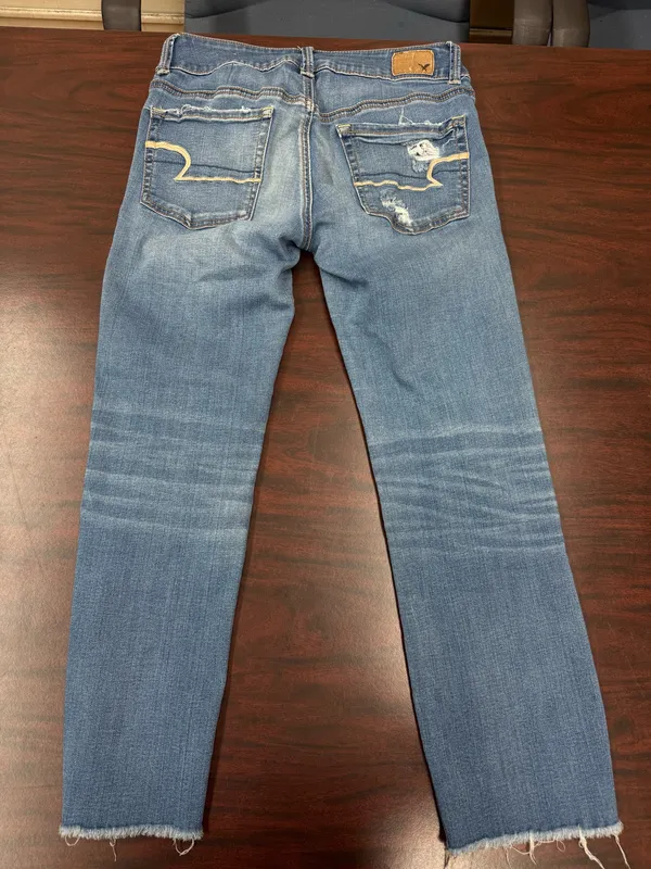 American Eagle Super Super Stretch Artist Crop Distressed Jeans Size 6 - Image 3