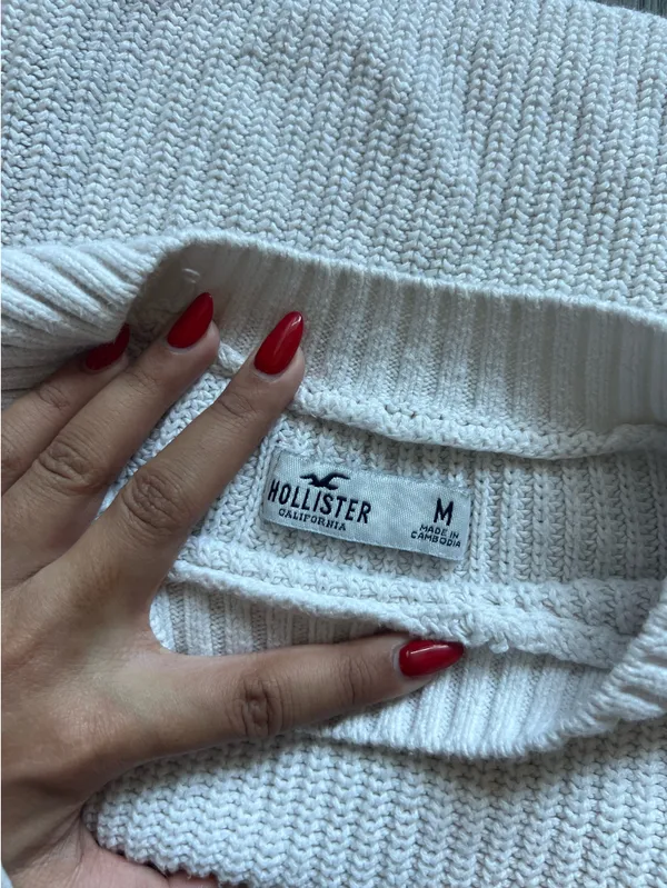 Hollister White Cropped Knit Sweater Size M - Image 3