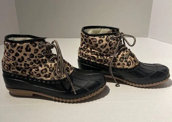 Magellan Outdoors Insulated Leopard Print and Black Duck/Rain Boots Size 6B - Image 2