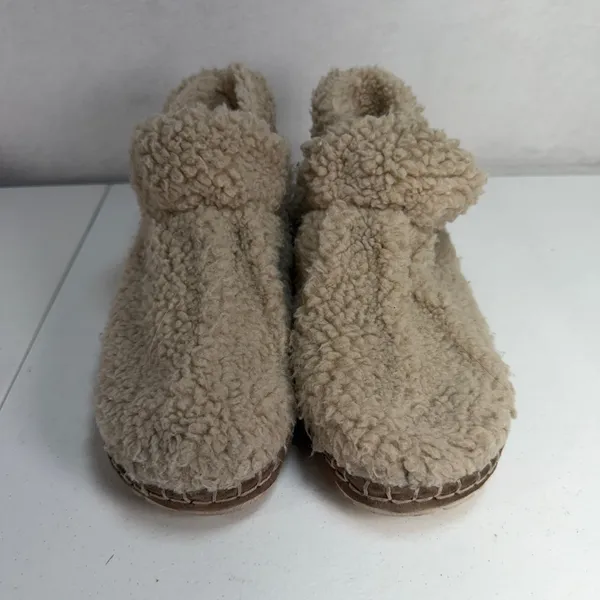 L.L. Bean 7 Cozy Slipper Booties Pile Fleece Comfort Slip On Sherpa Cream Warm - Image 5