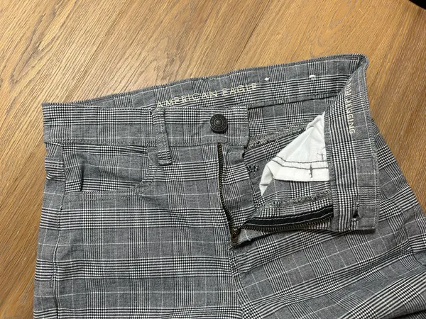Size 4 American Eagle plaid skinny jeans - Image 6