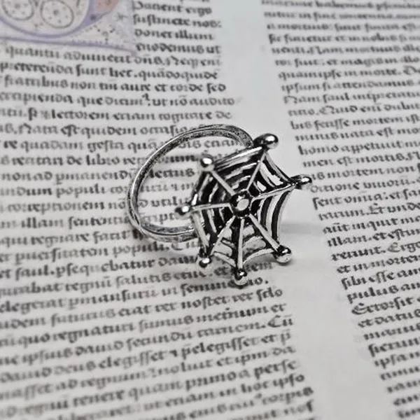 Witches Spiderweb Ring Silver - Image 2