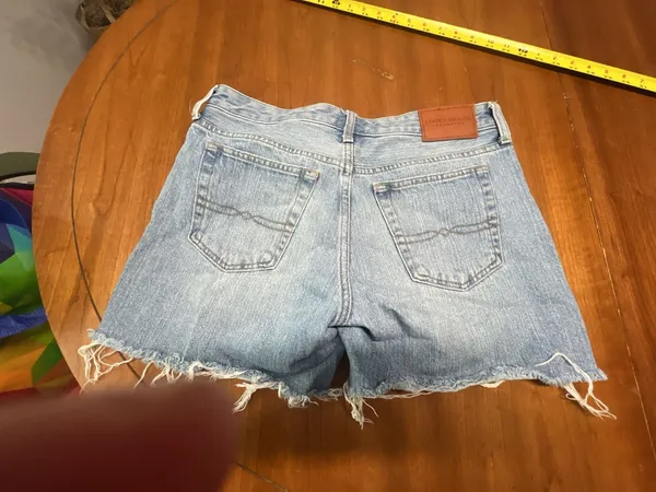 Lucky Brand Women's Distressed Raw Hem Denim Boyfriend Shorts Size 6/28 - Image 8