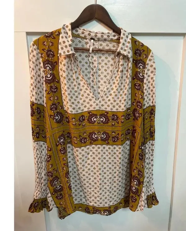 ***Free People Bohemian Changing Times Printed Blouse Tea, sz M - Image 4