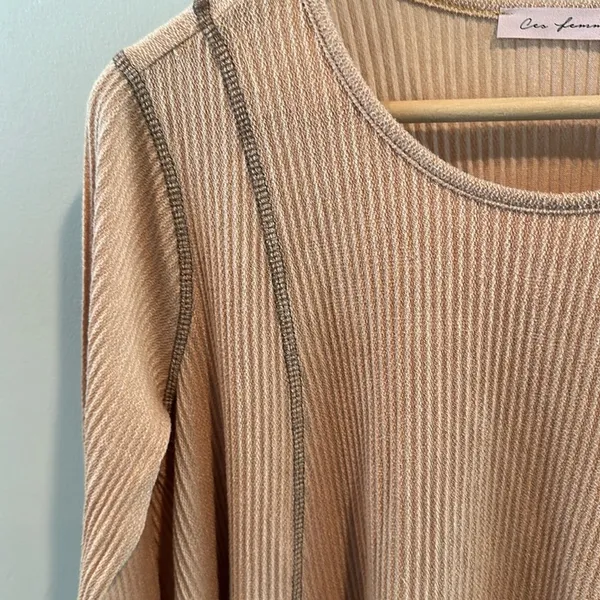Ces Femme Small‎ Wavy Ribbed Knit Contrast Stitched Top NWOT - Image 4