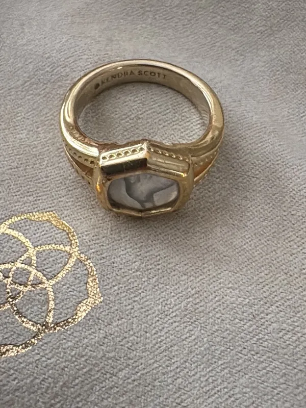 Kendra Scott Davie Intaglio Statement Ring in Light Sky Blue Glass Hummingbird - Image 2