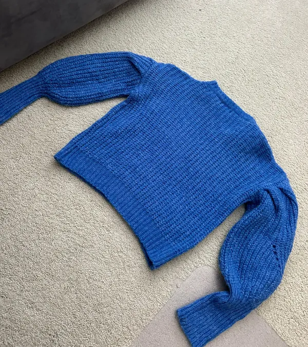 Sweater - Image 4