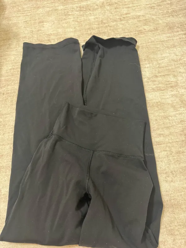 Aritzia Tna Flare leggings size xxs - Image 2