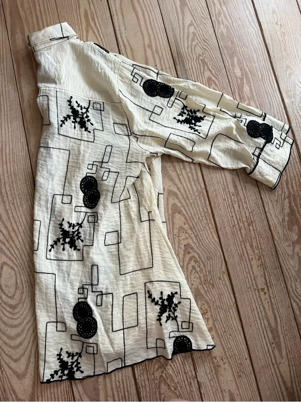 Multiples Embroidered Button-Down Shirt size L no size tag - Image 4