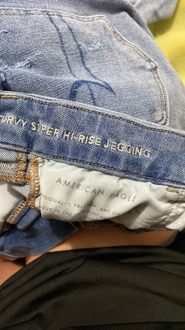 American Eagle Jeans - Image 4