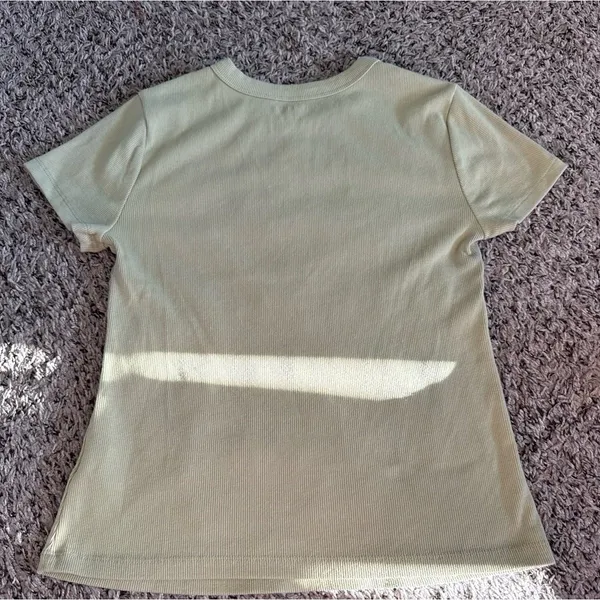 Old Navy Women's Green Ribbed Snug Short Sleeve‎ Tee Size Medium - Image 6