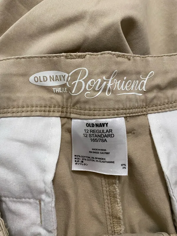 Old Navy Women's Khaki Chino Pants - Image 3