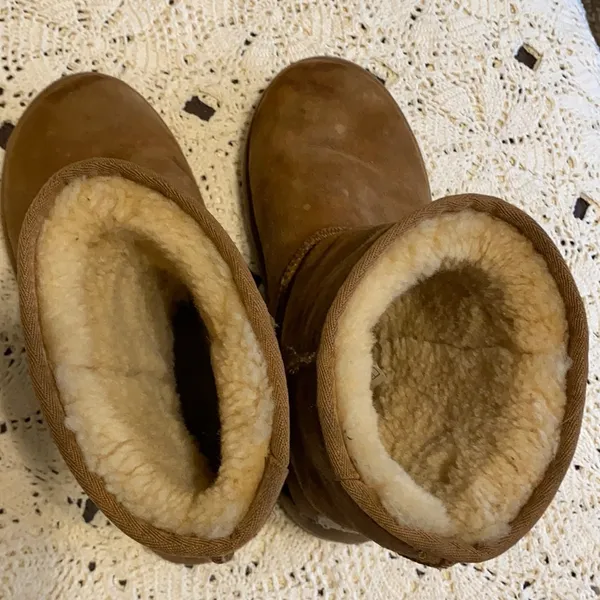 Women’s UGG short classic boots size 6 chestnut tan light brown Good condition - Image 8