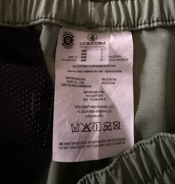 VOLCOM-simply solid board shorts-women’s size small Grass green, elastic smocked waist, Velcro closure back pocket, volcom stone rubber patch, 50+ uber protection, like new confition Measurements: Waist: side to side 14-17 inches Rise: 10 inches - Image 3