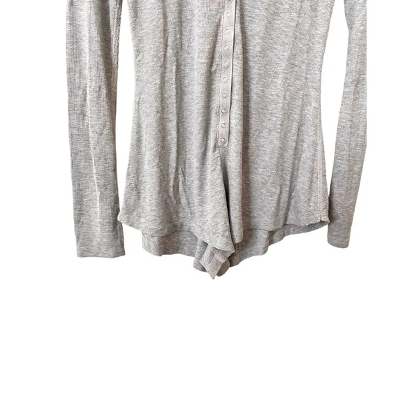 STILLWATER Ribbed Henley Romper Light Gray‎ Small Gray - Image 5