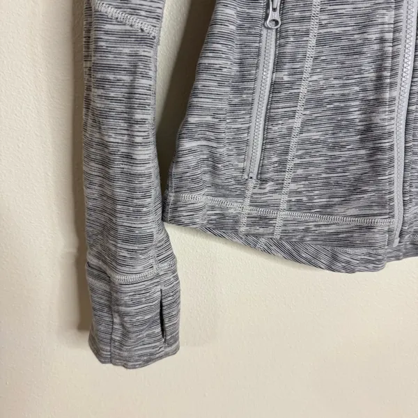 Lululemon ladies athletic wear Gray Full-Zip define Jacket SZ 4 gym working‎ out - Image 4