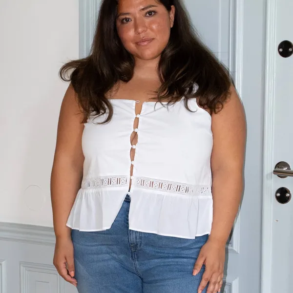 Djerf Avenue Airy Poplin Buttoned Top White Lace - Image 3