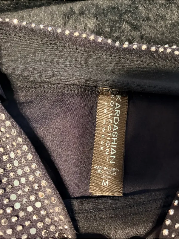Kardashian Kollection swim bottoms Label - Image 3