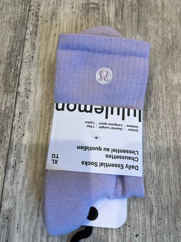 Lululemon Daily Essential Quarter Length Socks Size XL - Image 4