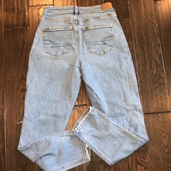 American Eagle MOM jeans size 6 long distressed - Image 7