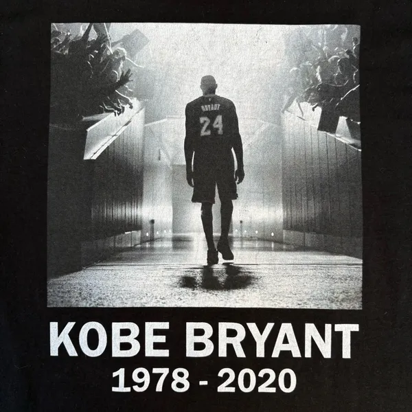 Gildan RIP Kobe Bryant LA Lakers Mamba Forever Tribute Black White Graphic T-shirt - Image 3