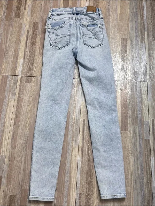 American Eagle Women’s Distressed High Rise Light Wash Jeans Size 000 Short - Image 8