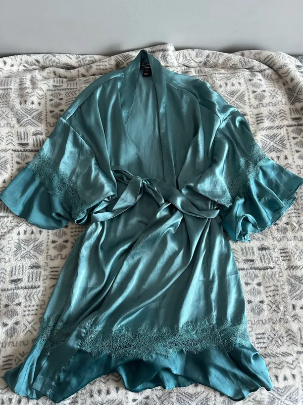 Victoria's Secret Robe Vintage - Image 2