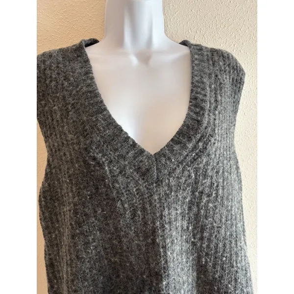 BCBGMAXAZRIA Grey Ribbed Knit V-Neck Sweater‎ Dress High-Low Hem - Size Medium - Image 5
