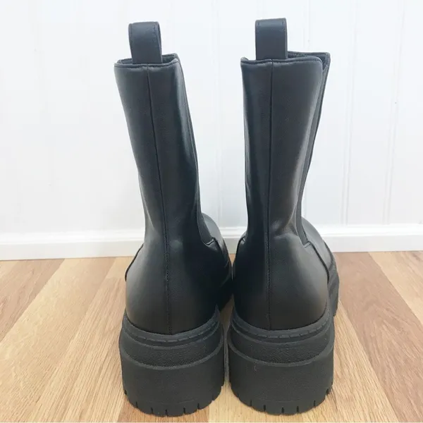 GOOD AMERICAN Black Leather Platform Chelsea Boot Bootie Midi Lug Sole‎ Size 8 - Image 6