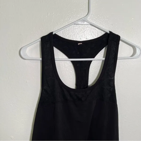 American Eagle Women's Athletic Tank Top Black Racerback‎ Lace Cut Out Stretch - Image 4