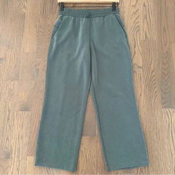 Lululemon Softstreme High Rise Straight Leg Cropped Pant in Dark Forest Size 4 - Image 6