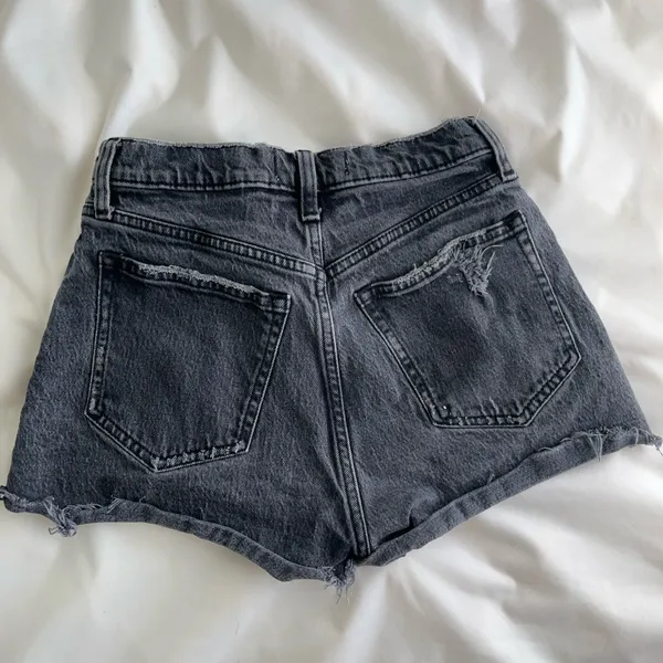 Abercrombie High-Rise Mom Shorts - Image 3