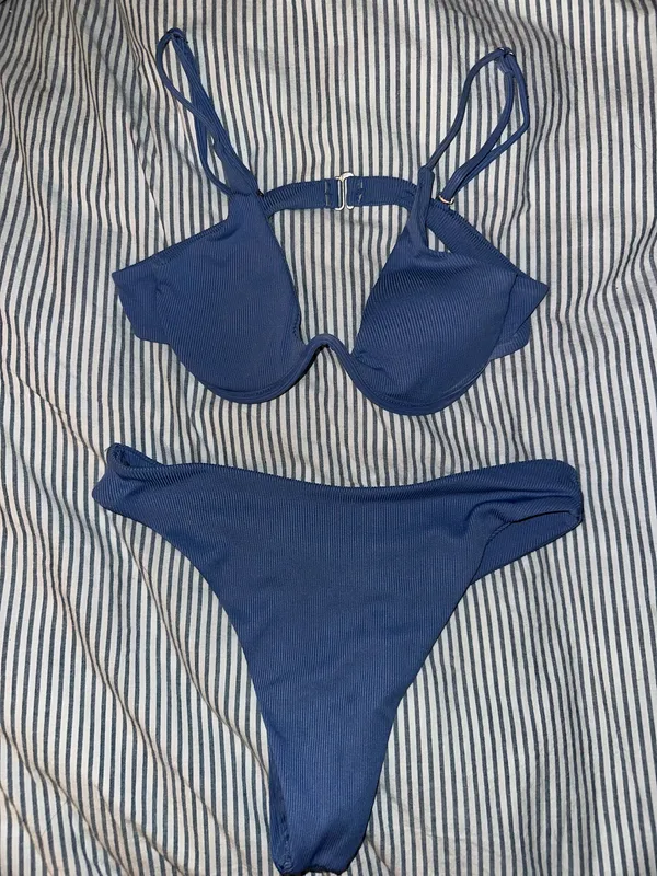Blue bikini - Image 3