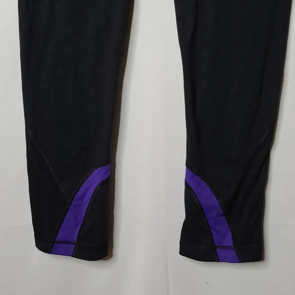 Lululemon black legging capri slip on workout sz 8 - Image 2