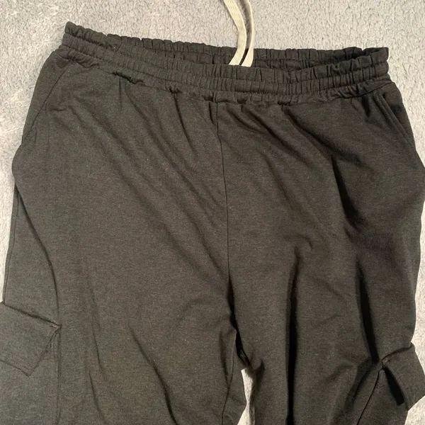 Vuori Black Cargo joggers sweatpants - Image 2