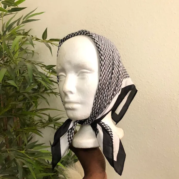 Black white houndstooth gingham plaid scarf headwrap #classy #glamour #whimsygoth #gothic #coquette grunge retro Measurement in pics - Image 2