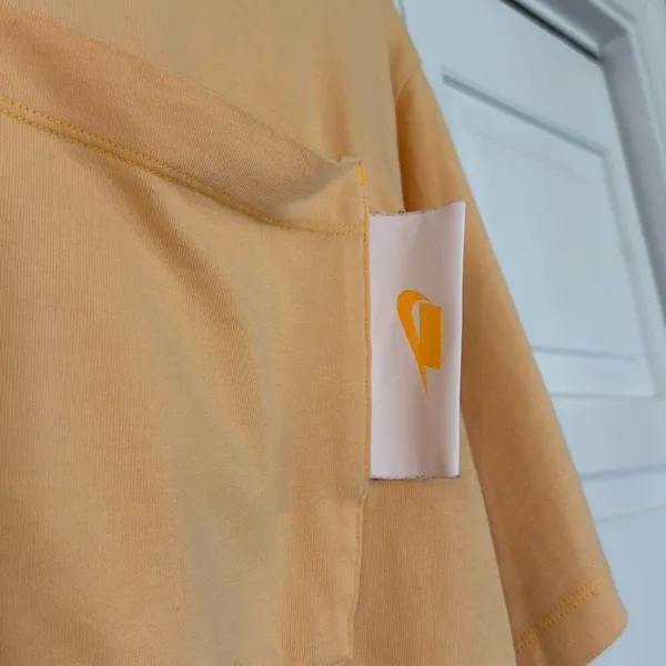 Nike orange cropped pocket front t shirt size M - Image 4